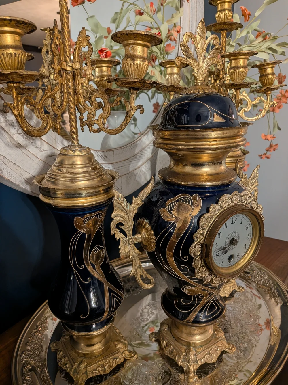 Antique Vintage Mantle Clock/Candleabra  Set

~ French - Circa 1900 ~ - Picture 6 of 15
